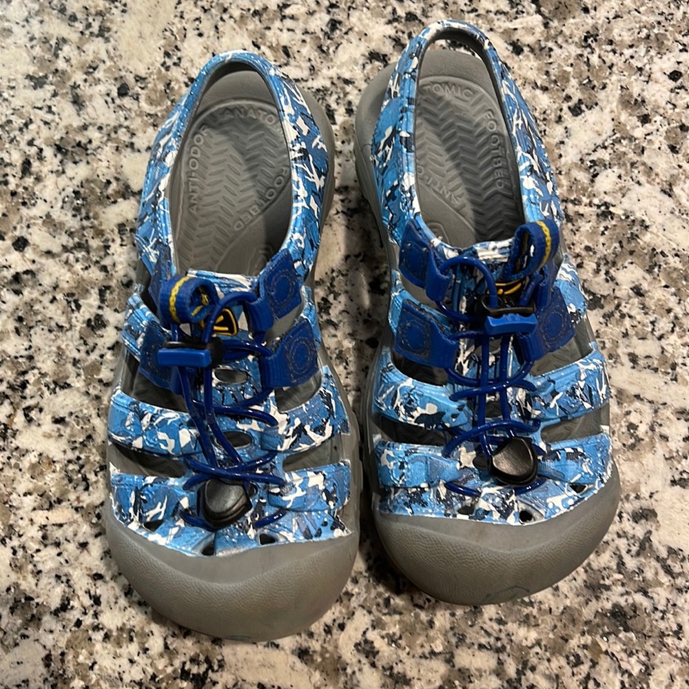 Gently used Kids Keen Size 1